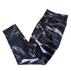 Danskin Fitted Black and Gray Patterned Leggings